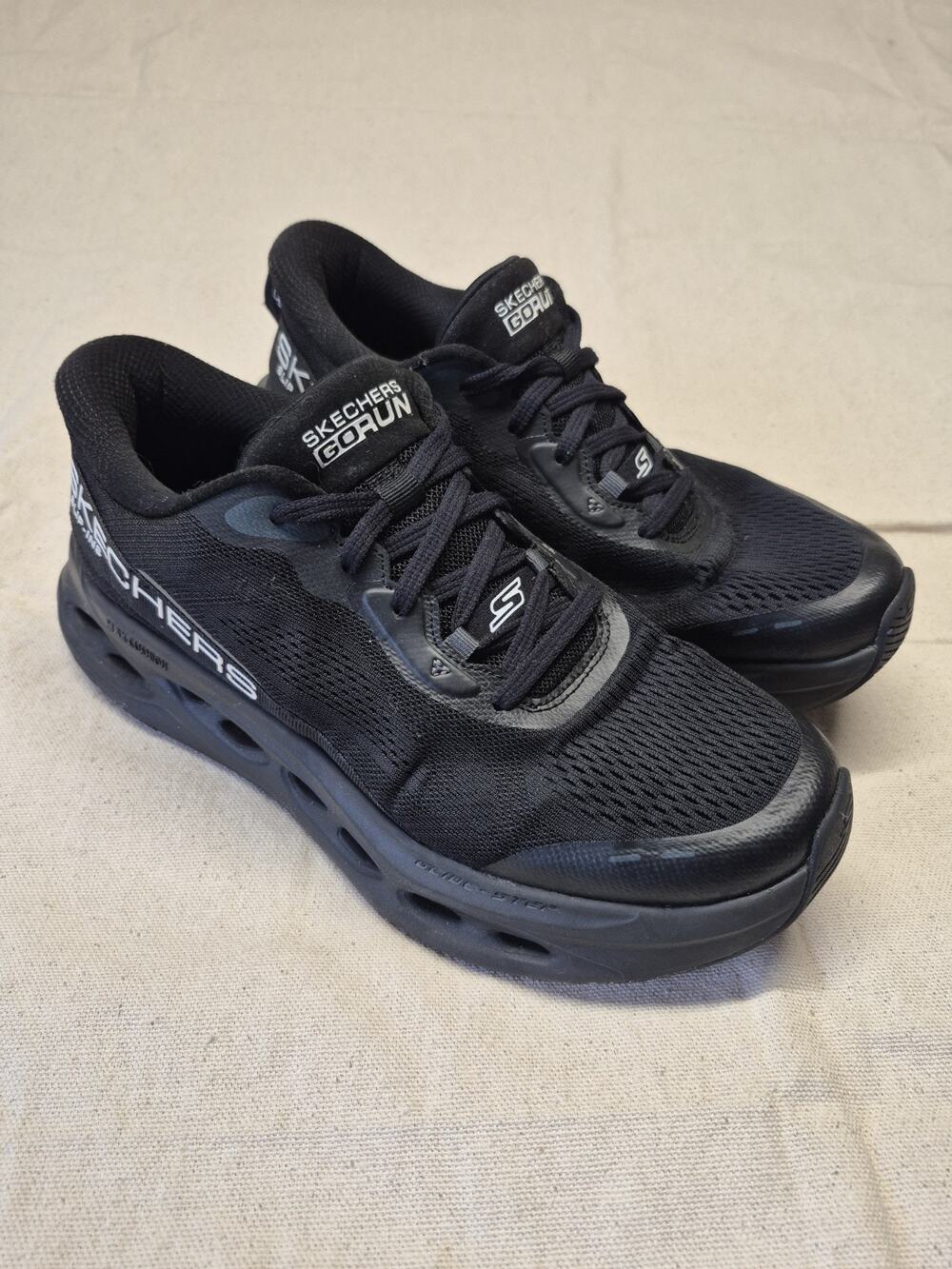 Skechers Max Cushioning Glide-Step Advert Slip-Ins Black Men’s 8 220421